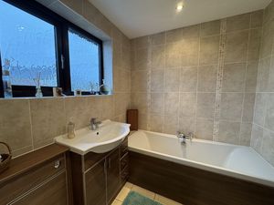 BATHROOM- click for photo gallery